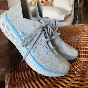 New Balance Fresh Foam Sneakers